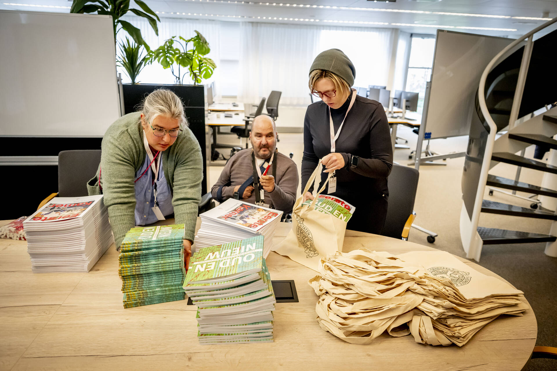 Vullen van cadeautassen