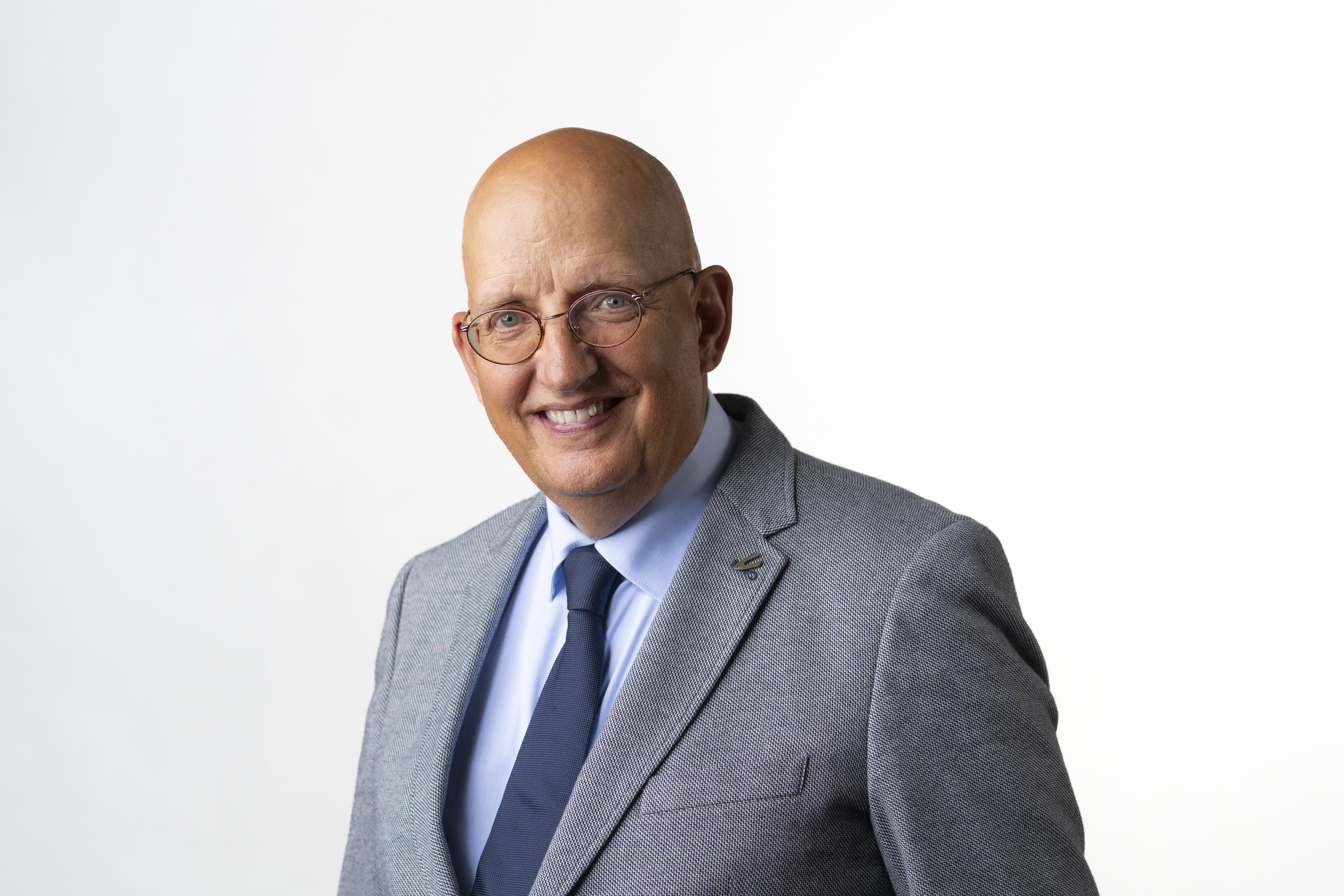 mr. R.M.J. van Gasteren LLM (BBB) 1